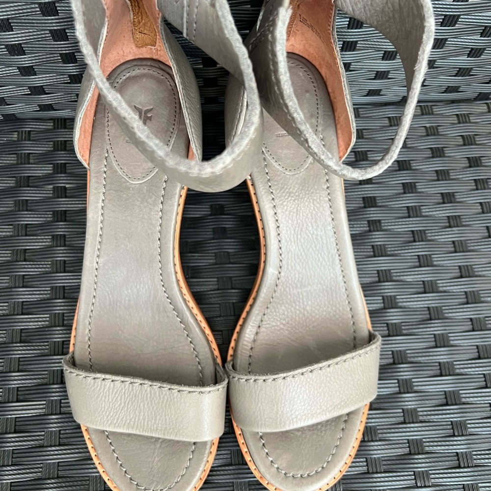 FRYE sandals size 8 1/2 - Picture 4 of 8